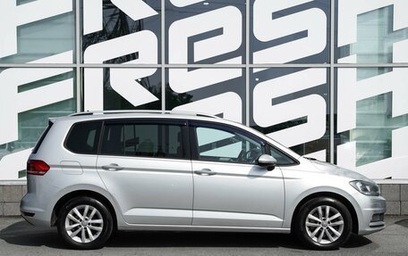 Volkswagen Touran III, 2019 год, 1 900 000 рублей, 5 фотография