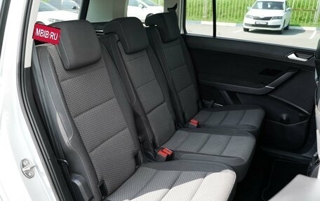 Volkswagen Touran III, 2019 год, 1 900 000 рублей, 8 фотография