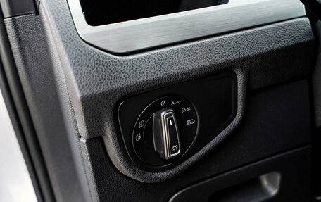 Volkswagen Touran III, 2019 год, 1 900 000 рублей, 20 фотография