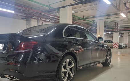 Mercedes-Benz E-Класс, 2020 год, 3 350 000 рублей, 10 фотография