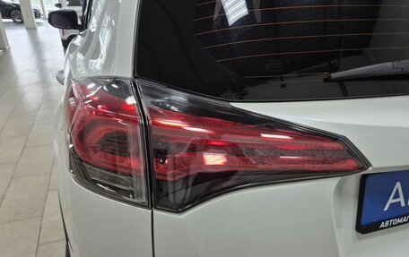 Toyota RAV4, 2018 год, 2 196 000 рублей, 11 фотография