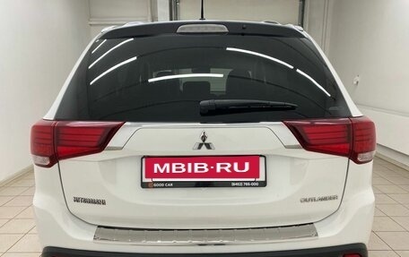 Mitsubishi Outlander III рестайлинг 3, 2015 год, 1 625 000 рублей, 5 фотография