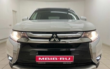 Mitsubishi Outlander III рестайлинг 3, 2015 год, 1 625 000 рублей, 12 фотография