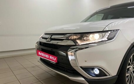 Mitsubishi Outlander III рестайлинг 3, 2015 год, 1 625 000 рублей, 10 фотография