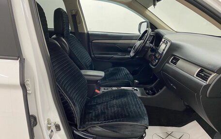 Mitsubishi Outlander III рестайлинг 3, 2015 год, 1 625 000 рублей, 34 фотография