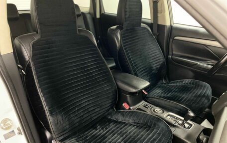 Mitsubishi Outlander III рестайлинг 3, 2015 год, 1 625 000 рублей, 35 фотография