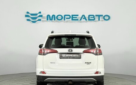 Toyota RAV4, 2018 год, 2 200 000 рублей, 6 фотография