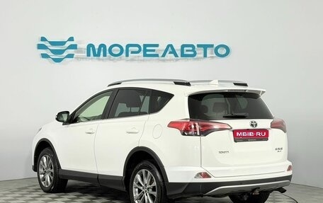 Toyota RAV4, 2018 год, 2 200 000 рублей, 7 фотография