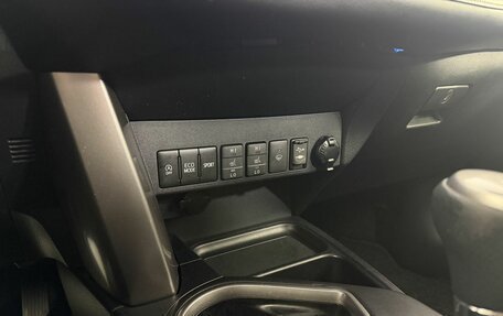 Toyota RAV4, 2018 год, 2 200 000 рублей, 16 фотография