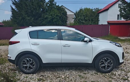 KIA Sportage IV рестайлинг, 2018 год, 2 000 000 рублей, 2 фотография