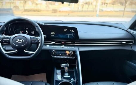 Hyundai Elantra, 2023 год, 1 600 098 рублей, 11 фотография