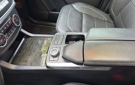 Mercedes-Benz GL-Класс, 2015 год, 3 000 000 рублей, 31 фотография