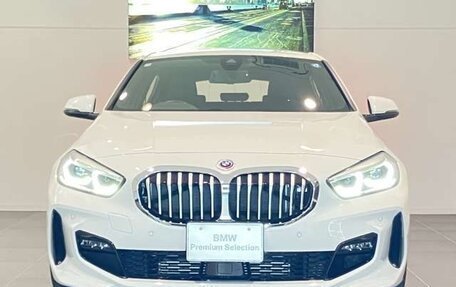 BMW 1 серия, 2022 год, 1 450 000 рублей, 2 фотография