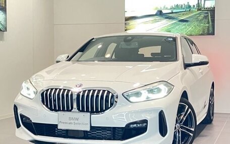 BMW 1 серия, 2022 год, 1 450 000 рублей, 3 фотография