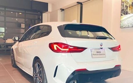 BMW 1 серия, 2022 год, 1 450 000 рублей, 6 фотография