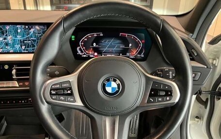BMW 1 серия, 2022 год, 1 450 000 рублей, 13 фотография