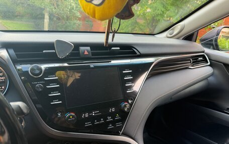Toyota Camry, 2019 год, 2 700 000 рублей, 6 фотография