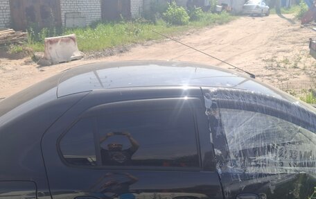 Renault Logan II, 2014 год, 300 000 рублей, 2 фотография