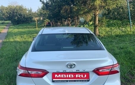 Toyota Camry, 2019 год, 2 050 000 рублей, 2 фотография
