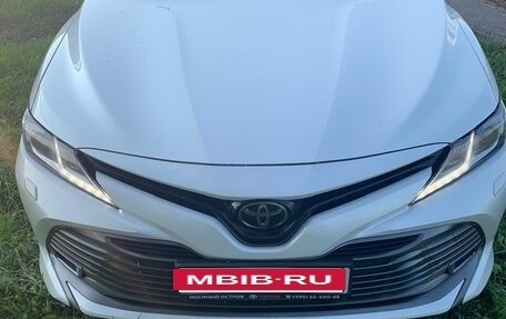 Toyota Camry, 2019 год, 2 050 000 рублей, 4 фотография