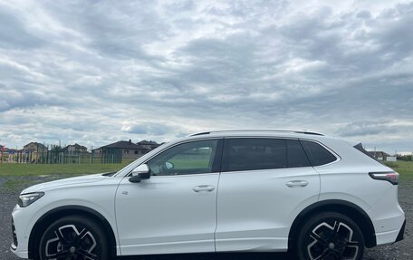 Volkswagen Tiguan, 2024 год, 4 400 000 рублей, 1 фотография