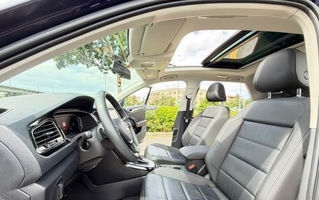 Volkswagen T-Roc I, 2023 год, 1 580 098 рублей, 8 фотография