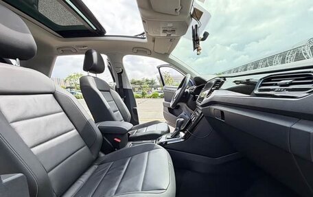 Volkswagen T-Roc I, 2023 год, 1 580 098 рублей, 13 фотография