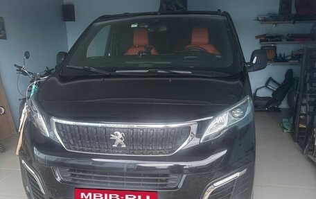 Peugeot Traveller I, 2019 год, 2 900 000 рублей, 2 фотография