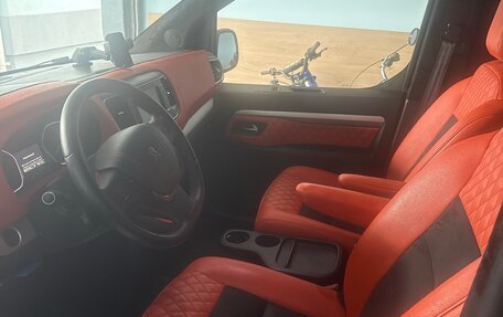 Peugeot Traveller I, 2019 год, 2 900 000 рублей, 4 фотография