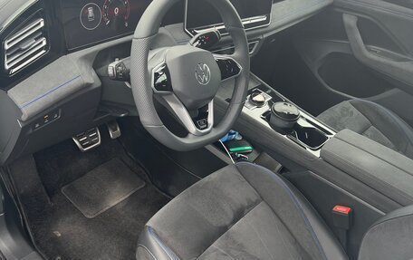 Volkswagen Tiguan, 2024 год, 4 400 000 рублей, 8 фотография