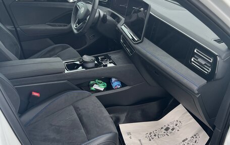 Volkswagen Tiguan, 2024 год, 4 400 000 рублей, 9 фотография