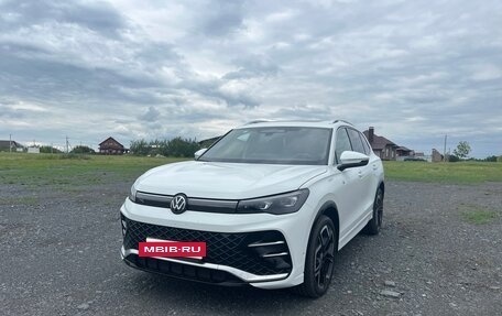 Volkswagen Tiguan, 2024 год, 4 400 000 рублей, 2 фотография