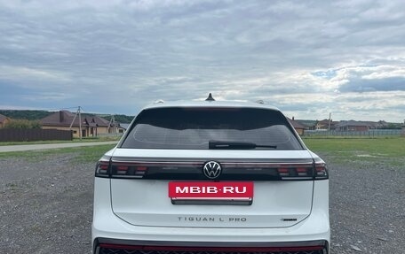 Volkswagen Tiguan, 2024 год, 4 400 000 рублей, 6 фотография