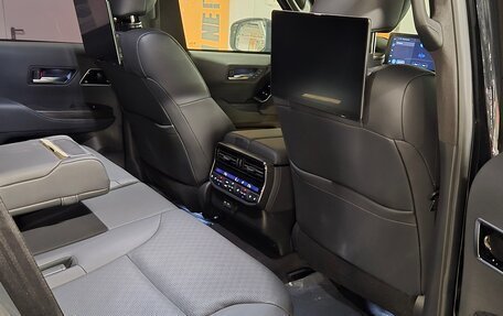 Toyota Land Cruiser, 2026 год, 34 000 000 рублей, 15 фотография