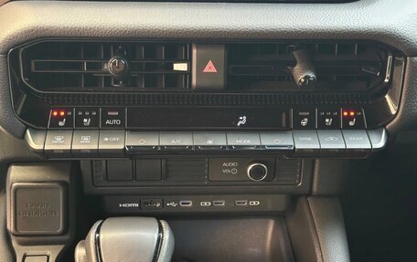 Toyota Land Cruiser Prado, 2024 год, 8 933 000 рублей, 12 фотография
