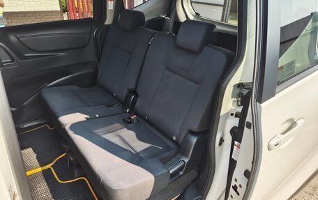 Toyota Sienta II, 2015 год, 1 250 000 рублей, 9 фотография