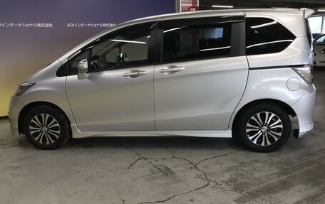 Honda Freed I, 2014 год, 800 000 рублей, 4 фотография