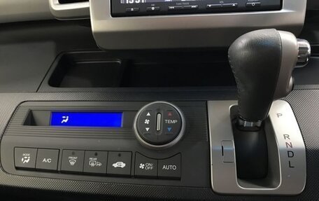 Honda Freed I, 2014 год, 800 000 рублей, 14 фотография