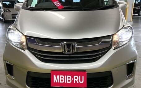 Honda Freed I, 2014 год, 800 000 рублей, 24 фотография