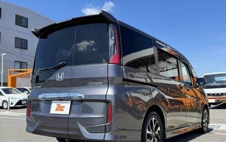 Honda Stepwgn IV, 2022 год, 1 900 000 рублей, 6 фотография