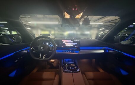 BMW 5 серия, 2025 год, 7 050 000 рублей, 6 фотография