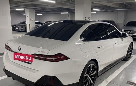 BMW 5 серия, 2025 год, 7 050 000 рублей, 4 фотография