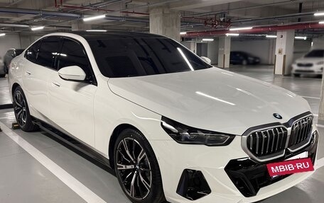 BMW 5 серия, 2025 год, 7 050 000 рублей, 3 фотография