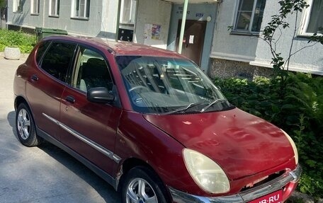 Toyota Duet, 2001 год, 175 000 рублей, 1 фотография