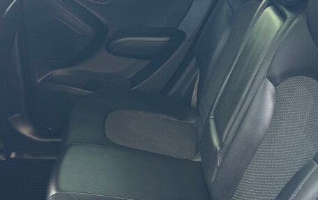 Hyundai ix35 I рестайлинг, 2012 год, 1 500 000 рублей, 10 фотография