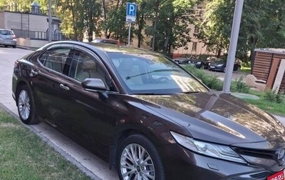 Toyota Camry, 2020 год, 3 000 000 рублей, 1 фотография
