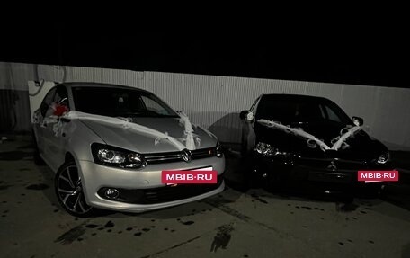 Volkswagen Polo VI (EU Market), 2012 год, 660 000 рублей, 2 фотография