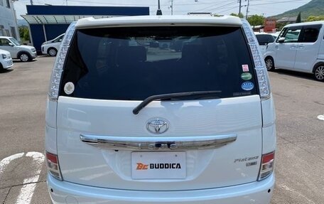 Toyota ISis I, 2013 год, 1 060 000 рублей, 8 фотография