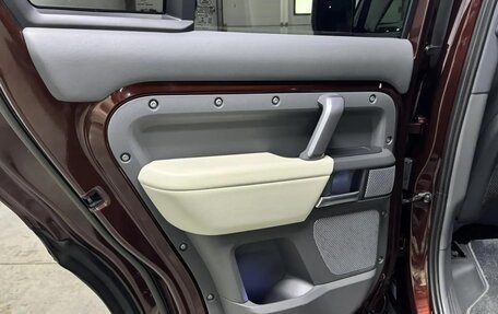 Land Rover Defender II, 2022 год, 15 000 000 рублей, 20 фотография