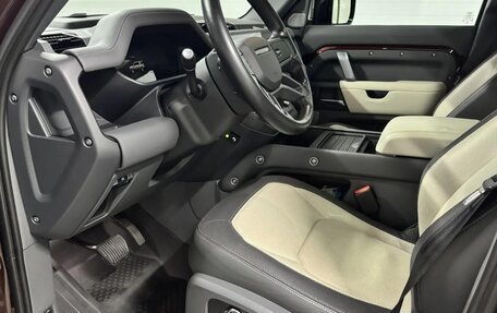 Land Rover Defender II, 2022 год, 15 000 000 рублей, 17 фотография